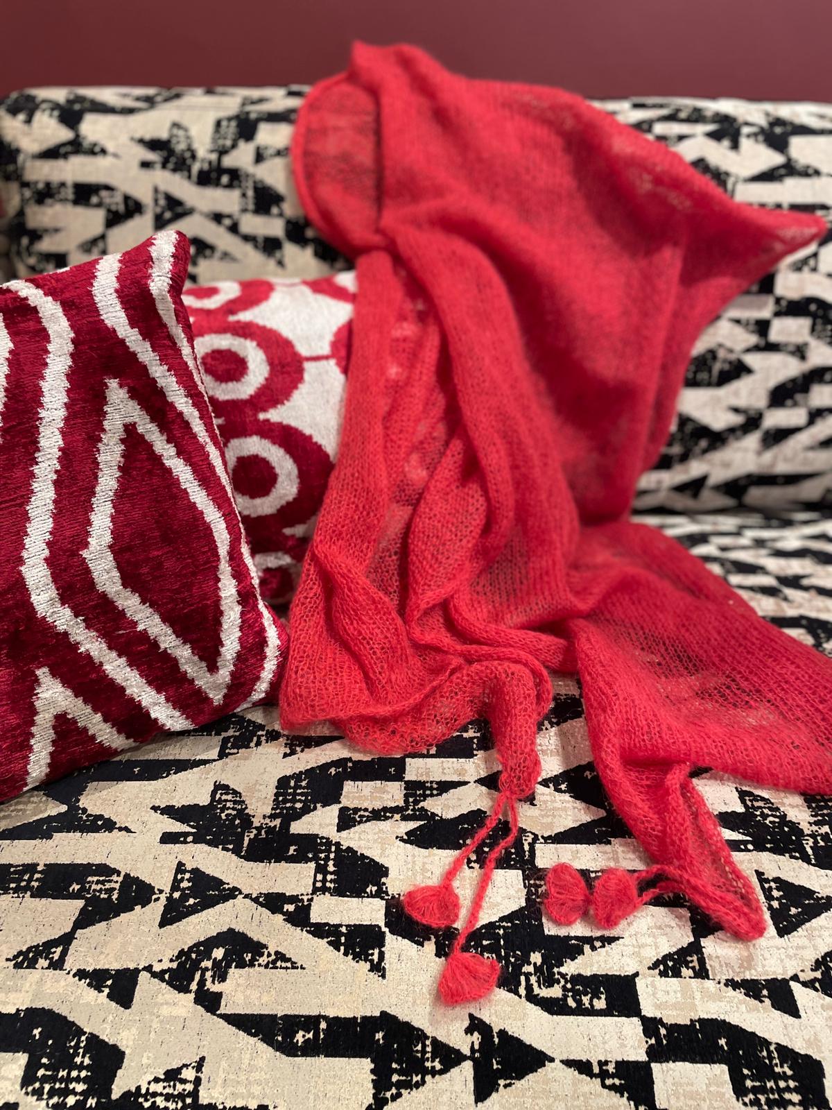 Schal rot gemustertes Sofa, Super Kid Mohair, Hayat Delikatessen, Kuschelig warm