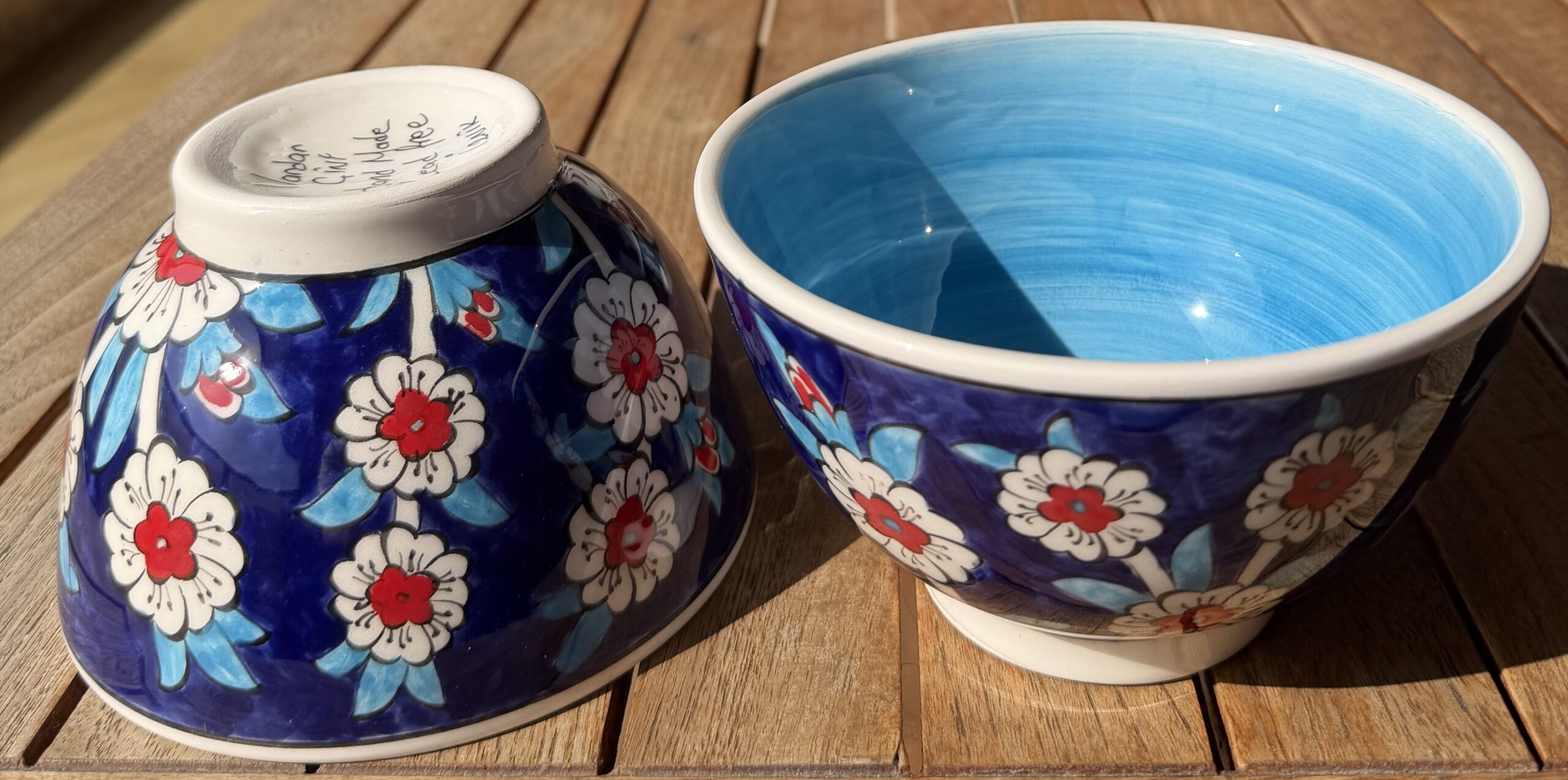 Iznik; Keramik aus einer Hand; Hayat Delikatessen;