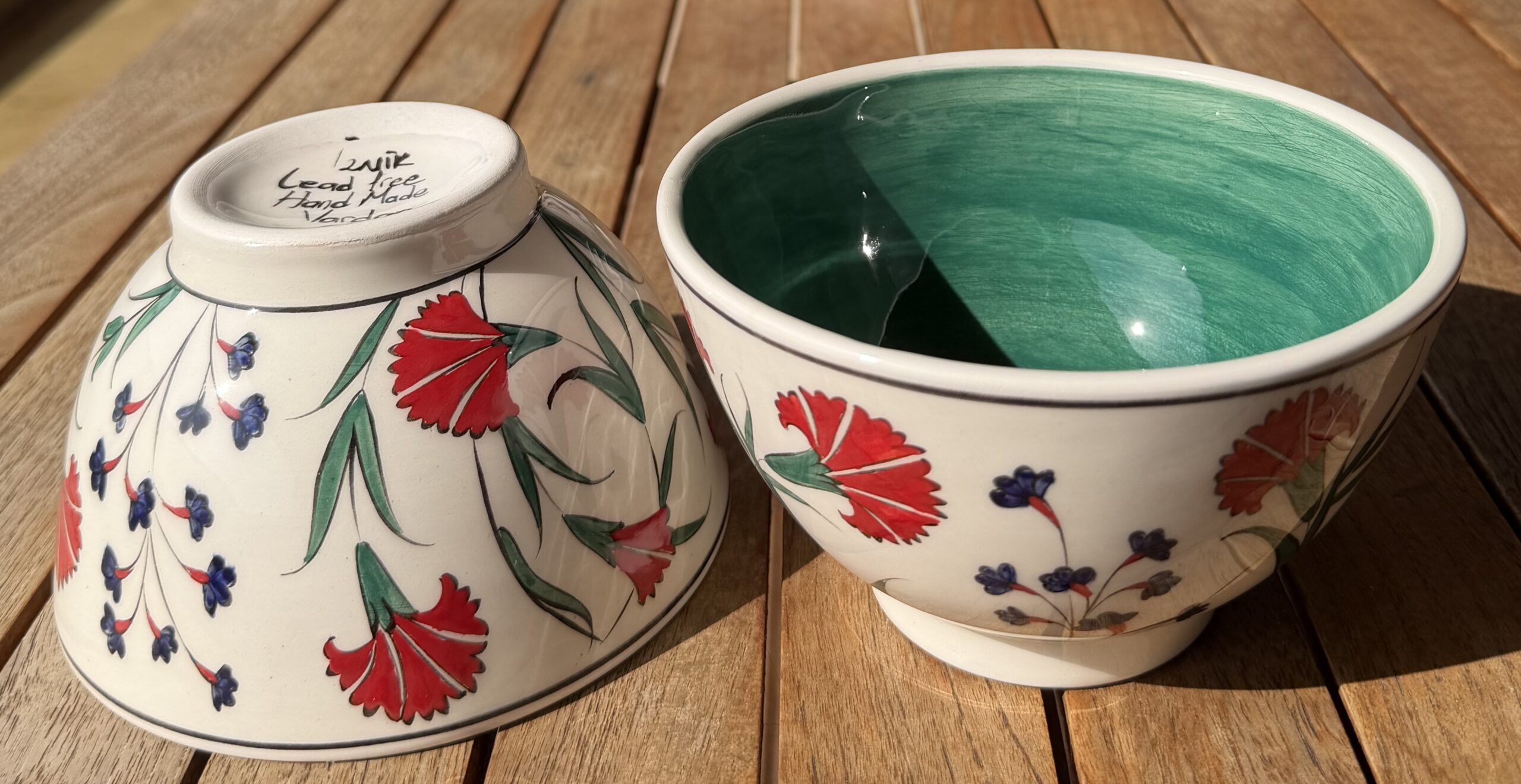 Iznik; Keramik aus einer Hand; Hayat Delikatessen;