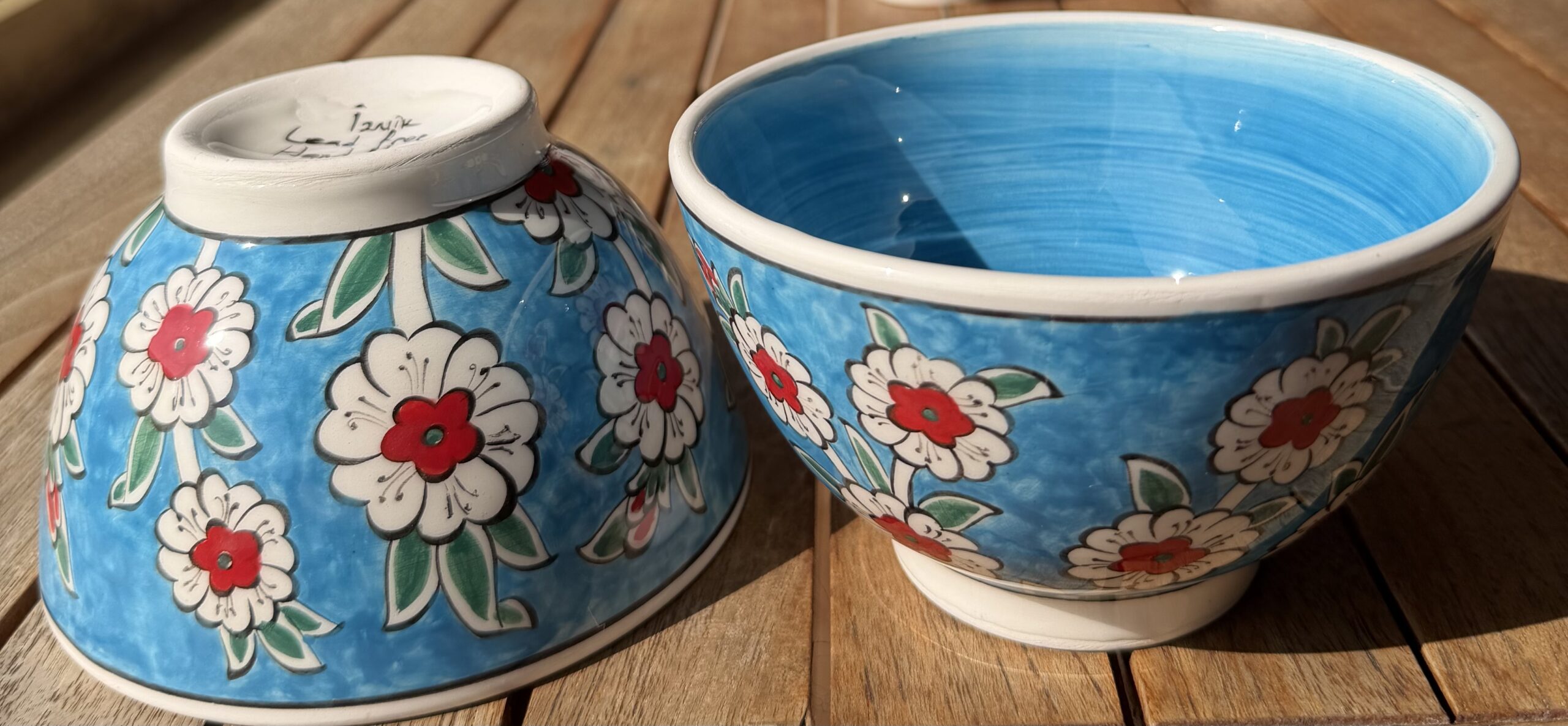 Iznik; Keramik aus einer Hand; Hayat Delikatessen;