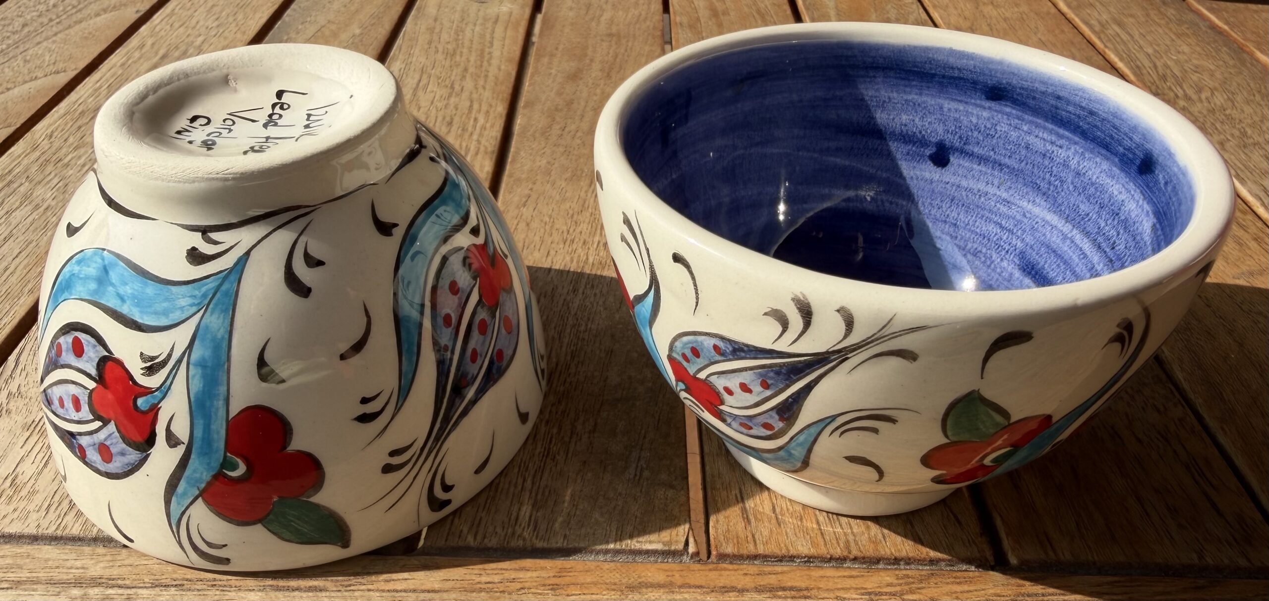 Iznik; Keramik aus einer Hand; Hayat Delikatessen;