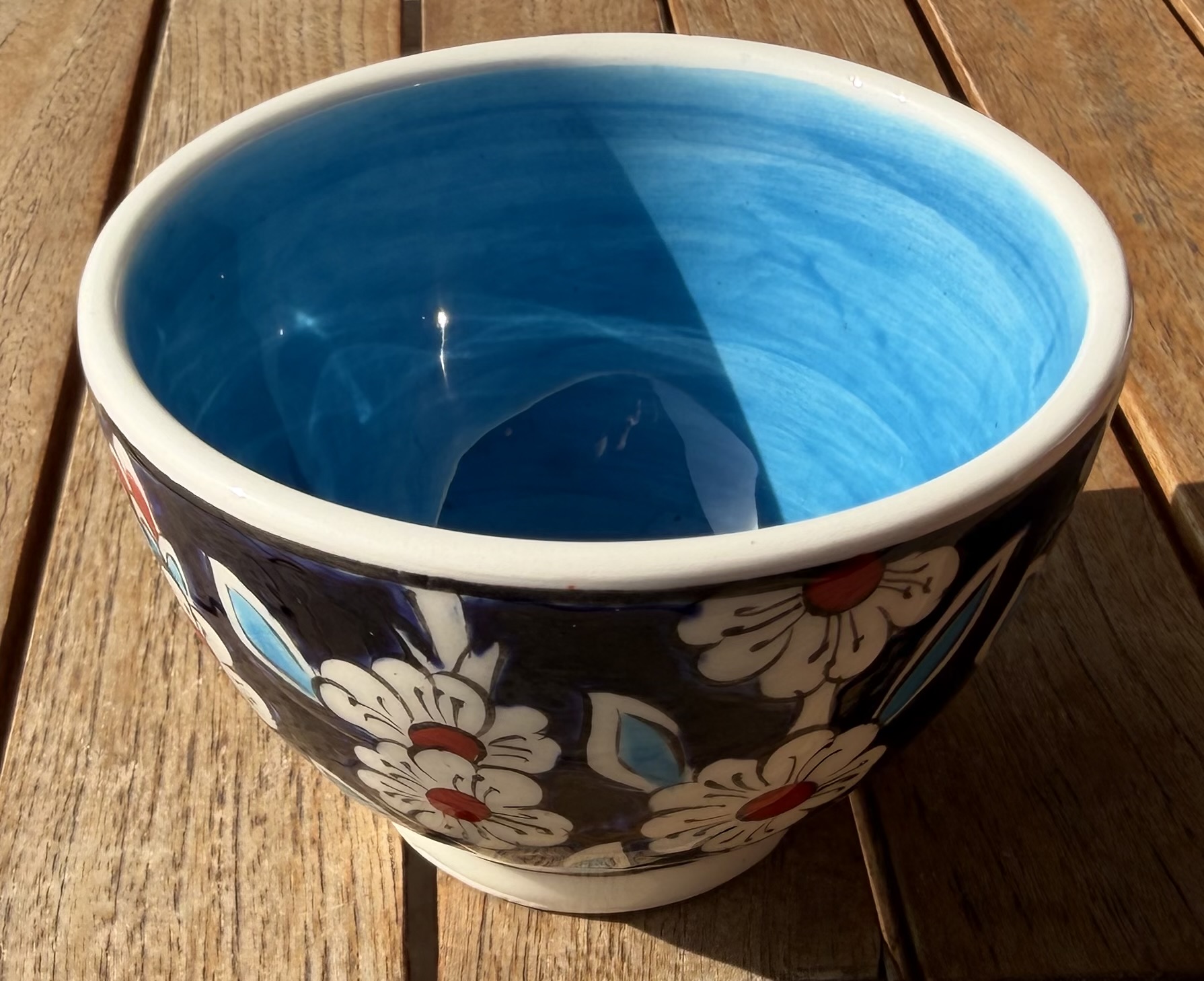 Iznik; Keramik aus einer Hand; Hayat Delikatessen;